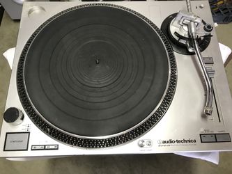 Audio technica AT-LP 120-usb direct drive turntable