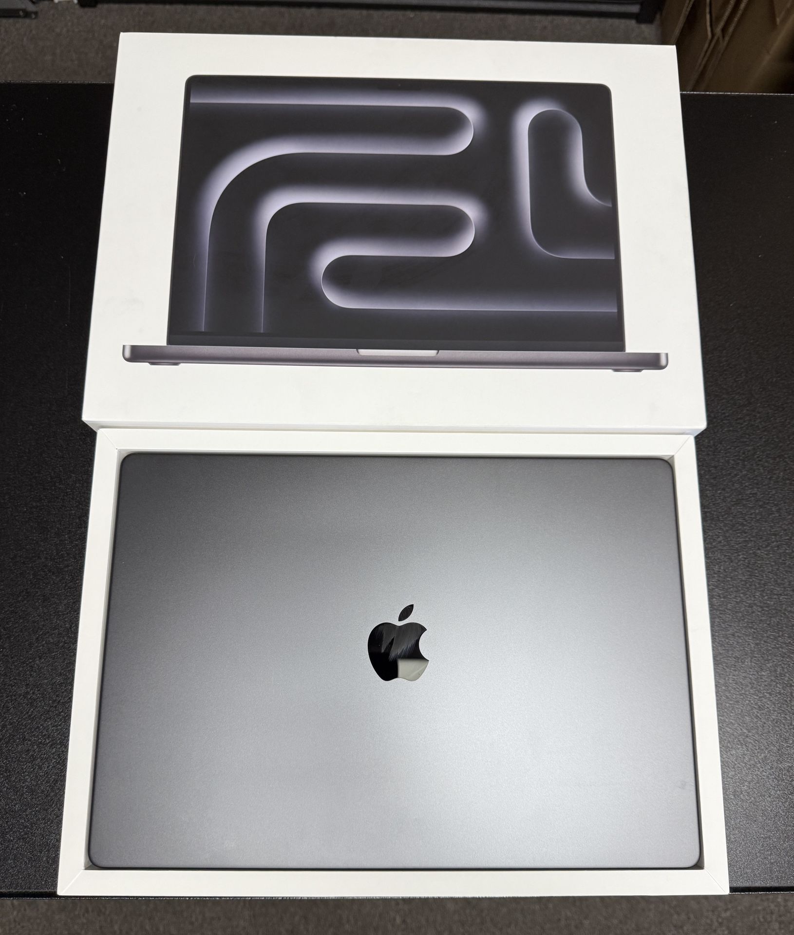 MacBook Pro M3 Max with 16C CPU, 40C GPU | 128GB Memory | 1TB SSD with AppleCare+ like New