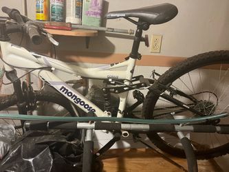 Mongoose mountain bike