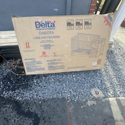 Delta Dakota Crib & Changer