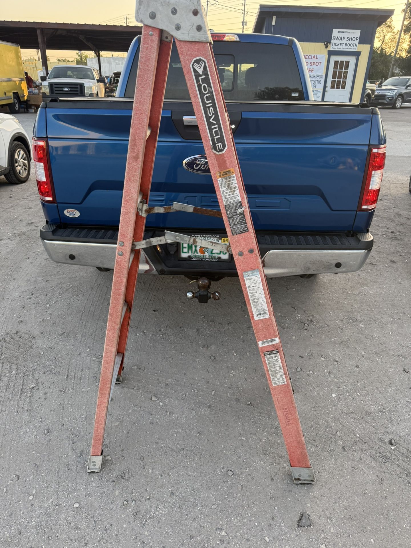 6’ Louisville ladder 300 pound capacity used $60 firm in n Lakeland
