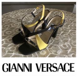 Vintage 90's GIANNI VERSACE Leather Medallion Heels Square Toe heels (39)