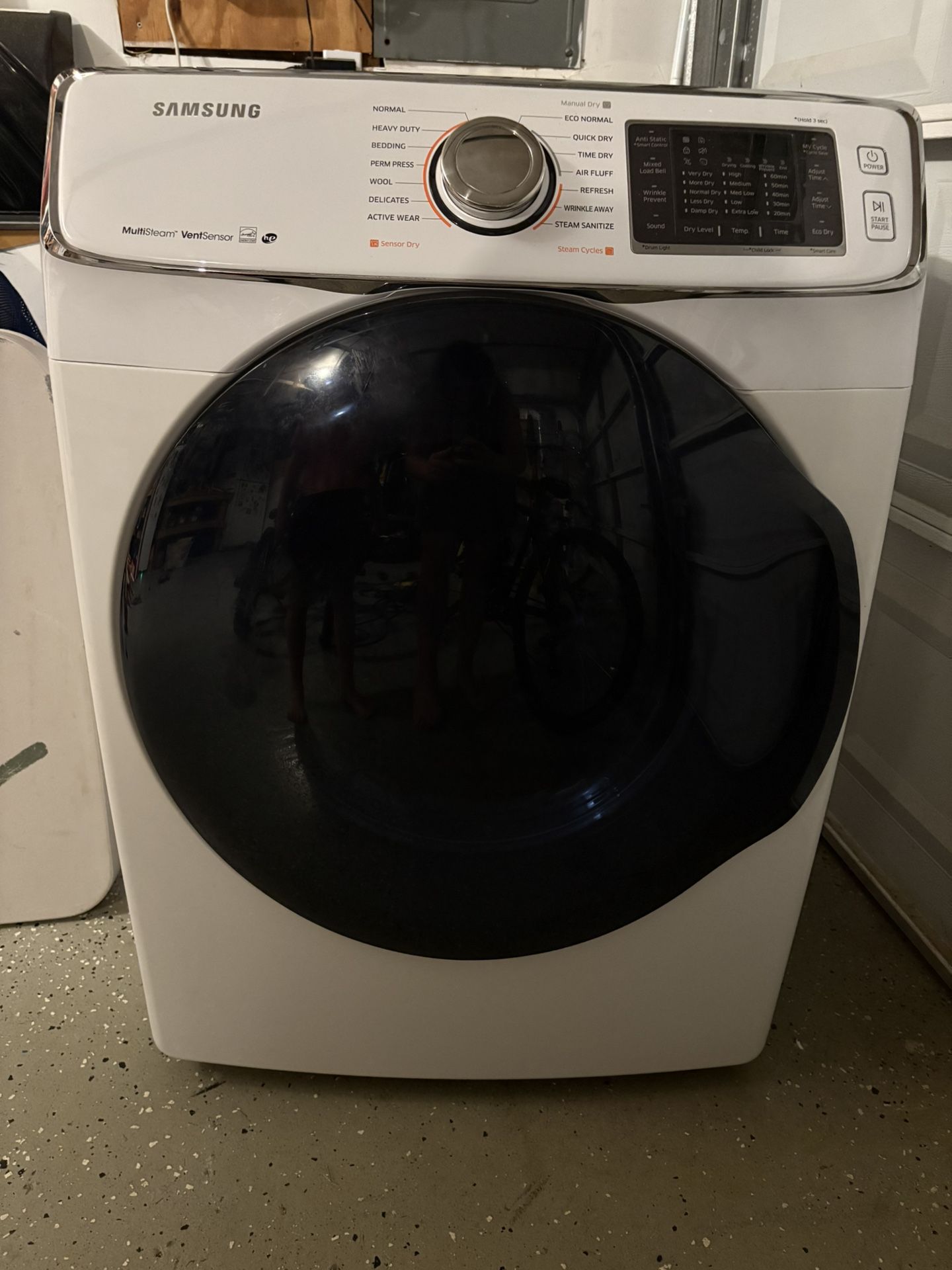 Samsung Electric Clothes dryer (will Deliver)