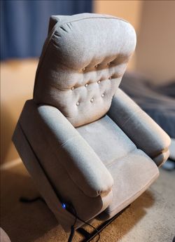 Lift recliner for seniors