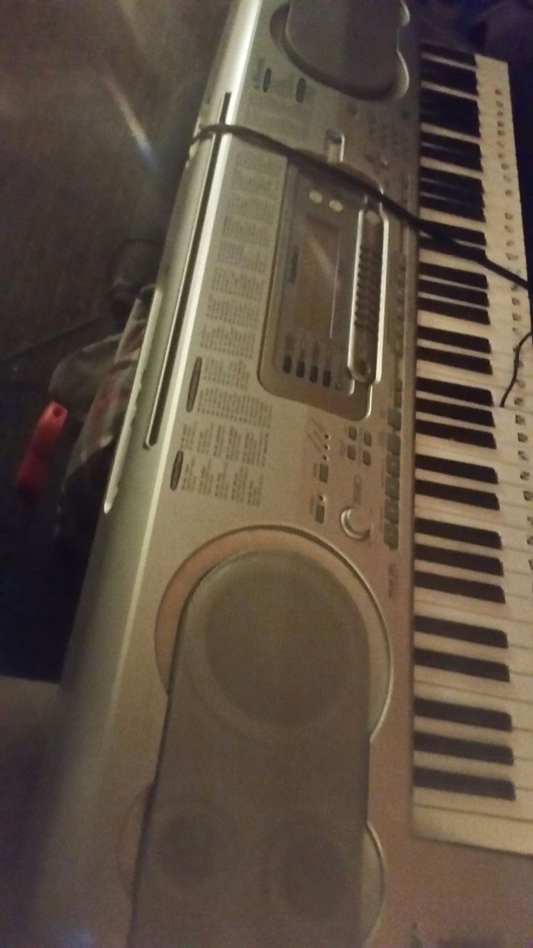 RADIO SHACK MD 1800 KEYBOARD PIANO