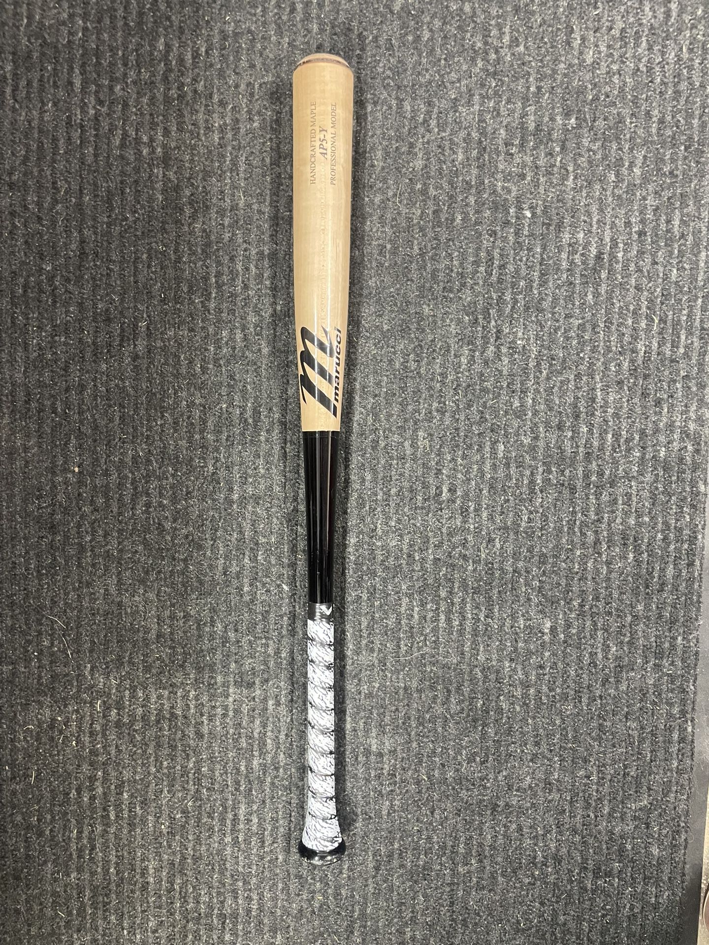 31 Inch Marucci Wood Bat In Amazing Condition