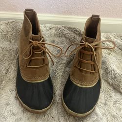 Sorel Rubber Soled Hiking Shoes 