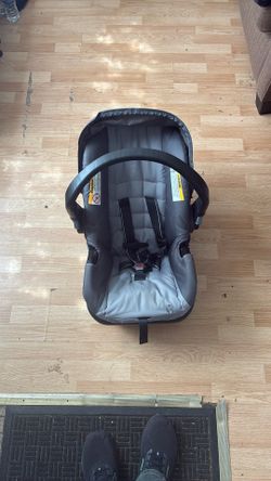 Baby Car Seat Used PICK UP TODAY 