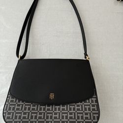 Tommy Hilfiger Black Purse