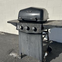 FAST SALE  Dyna-Glo 3-Burner Propane Gas Grill with Side Shelves
