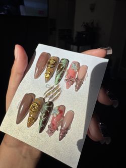 Custom press ons