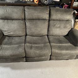 3 Seat Recliner Couch 