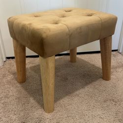 Ottoman Foot Rest, Suede Small Ottoman Foot Stool with Wooden Legs Modern Footstool Ottomans for Living Room Entryway Office