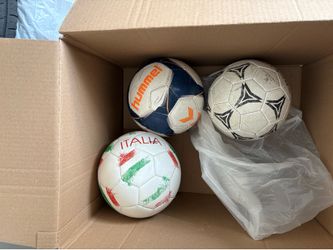 Soccer balls (3)