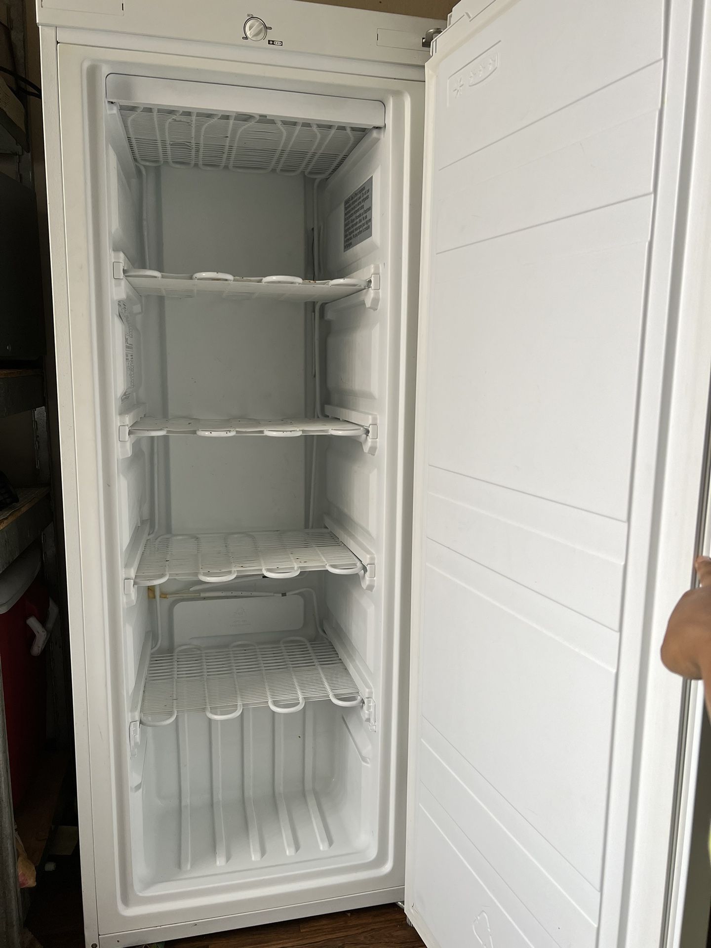 INSIGNIA FREEZER = Very Good Work And Good Condition