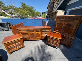 Classic American Bedroom Set. Made in USA by Dixie.