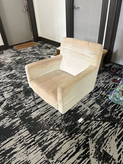 FREE Dining Room Chairs (4)