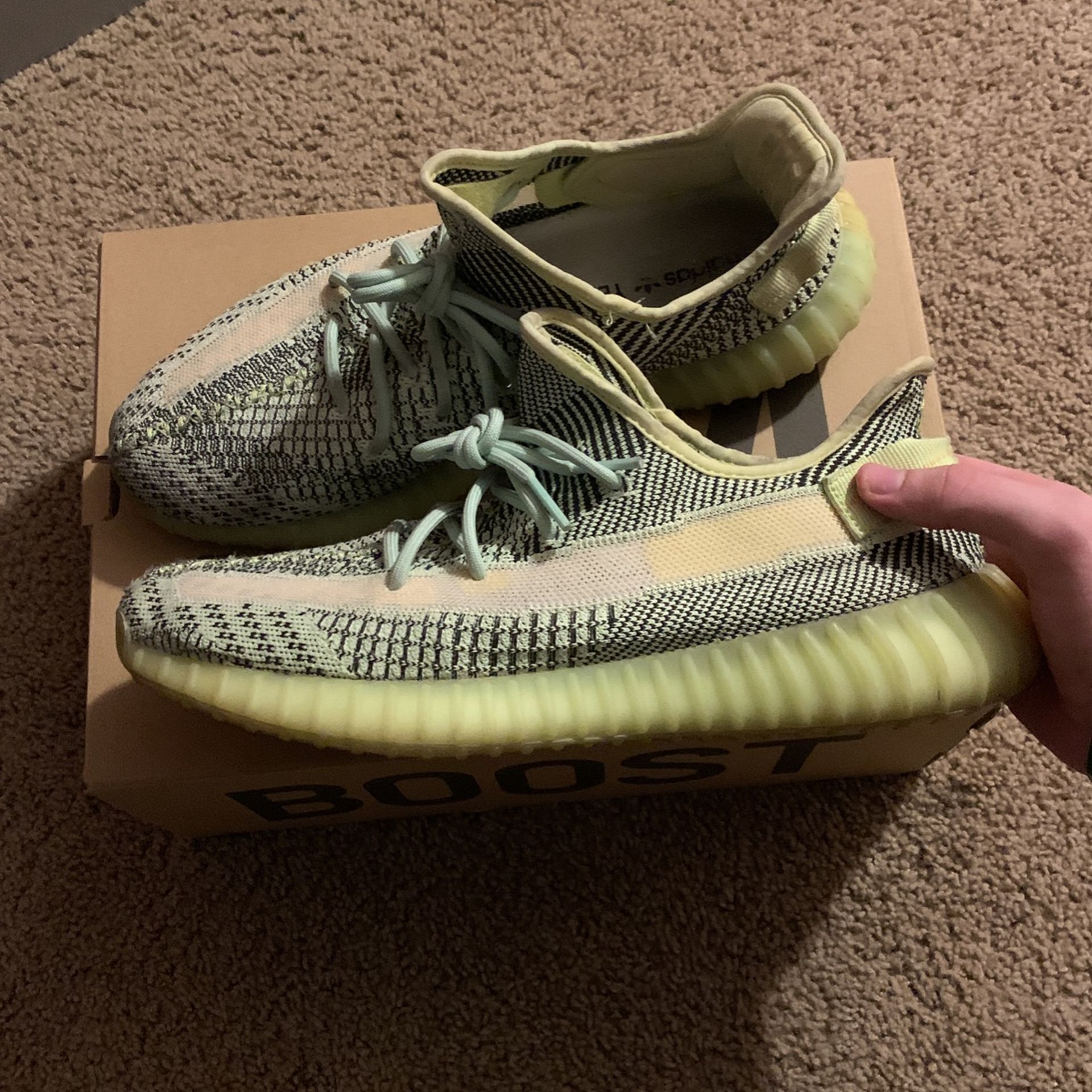 Adidas Yeezy Boost 350 V2 Yeezreel