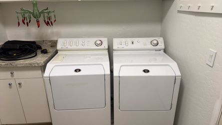Maytag Washer and Dryer Set