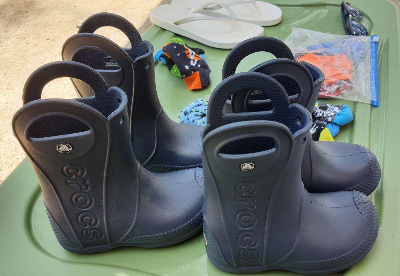 Croc Rain Boots ( Blue) Size 9 & 10 Toddler