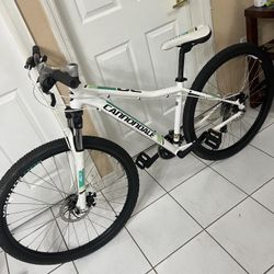  CANNONDALE TANGO 29” MOUNTAIN BIKE 17” Lightweight T6 Aluminum frame (Riders 5’3” to 5’8”) $325 BRAND NEW chain 7 Speed Cassette & Strode LED light 
