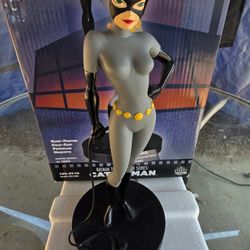 DC Comics Classic Animation Maquette Series Catwoman

statue