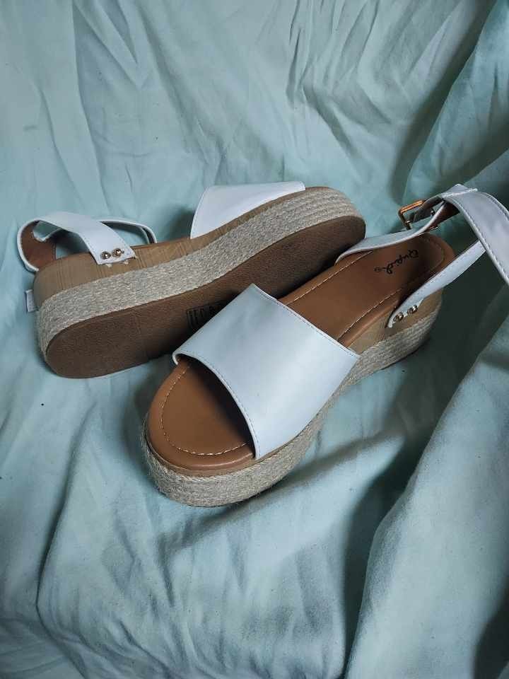 White Sandels