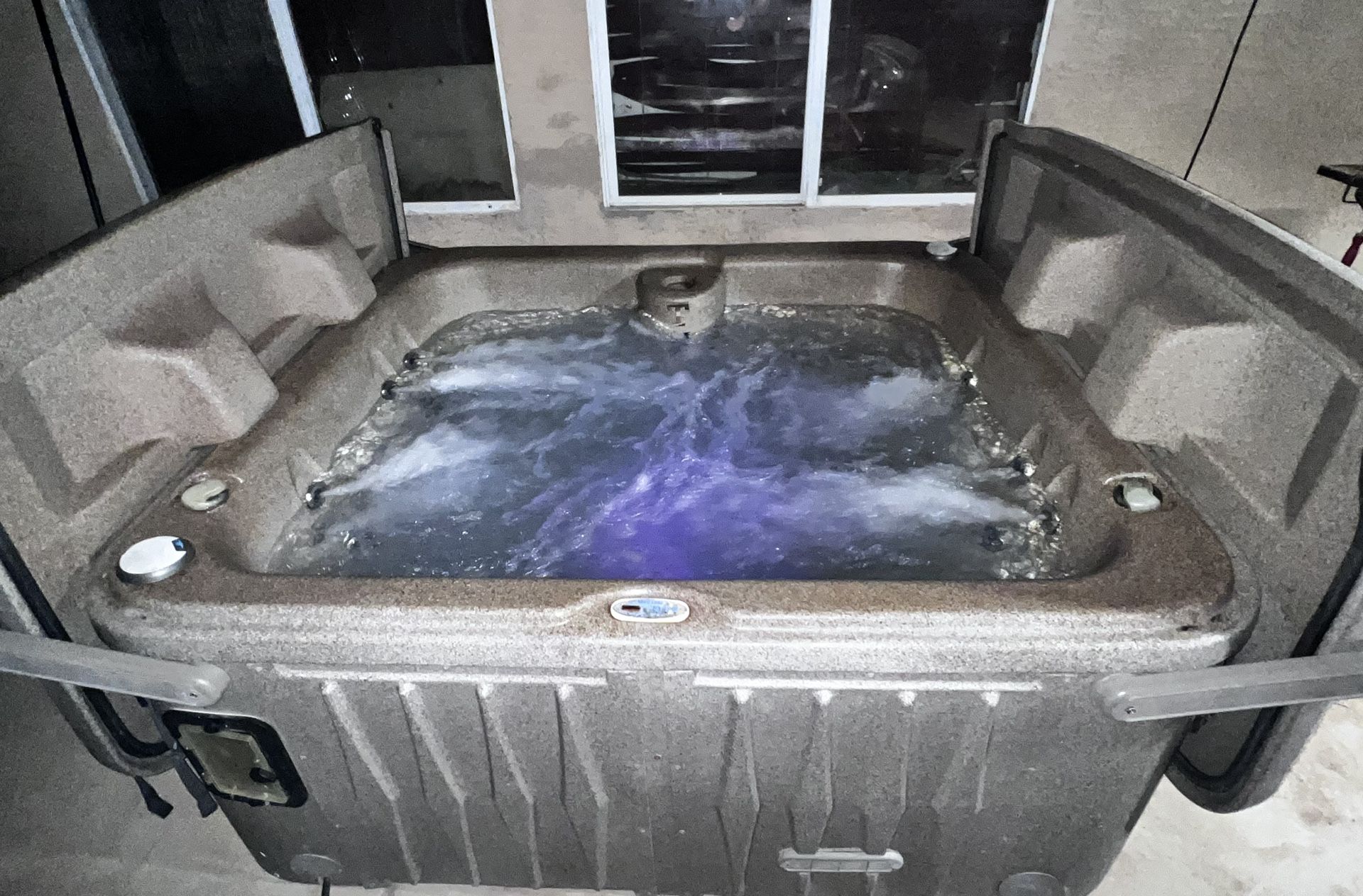Tuff Spas Hot Tub (PENDING)
