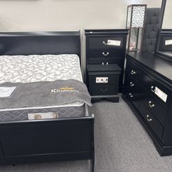4pc Black Louis Philip Bedroom Set (Mattress is not Included)