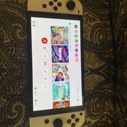 Nintendo Switch Oled With Charger 