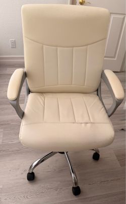 Modern comfortable computer/ work chair