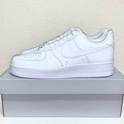 BRAND NEW NIKE AIR FORCE 1 LOW  07 TRIPLE WHITE MEN SIZE GS SIZE 7 MEN SIZE 10,10.5, 11,12 WITH RECEIPTS 🧾  