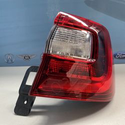 15-19 SUBARU OUTBACK RH TAIL LIGHT 