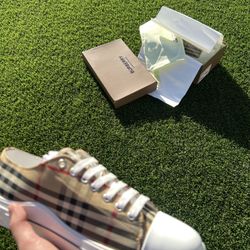 Burberry Shoes 