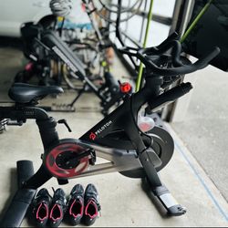 Peloton- LOTS OF EXTRAS INCLUDED