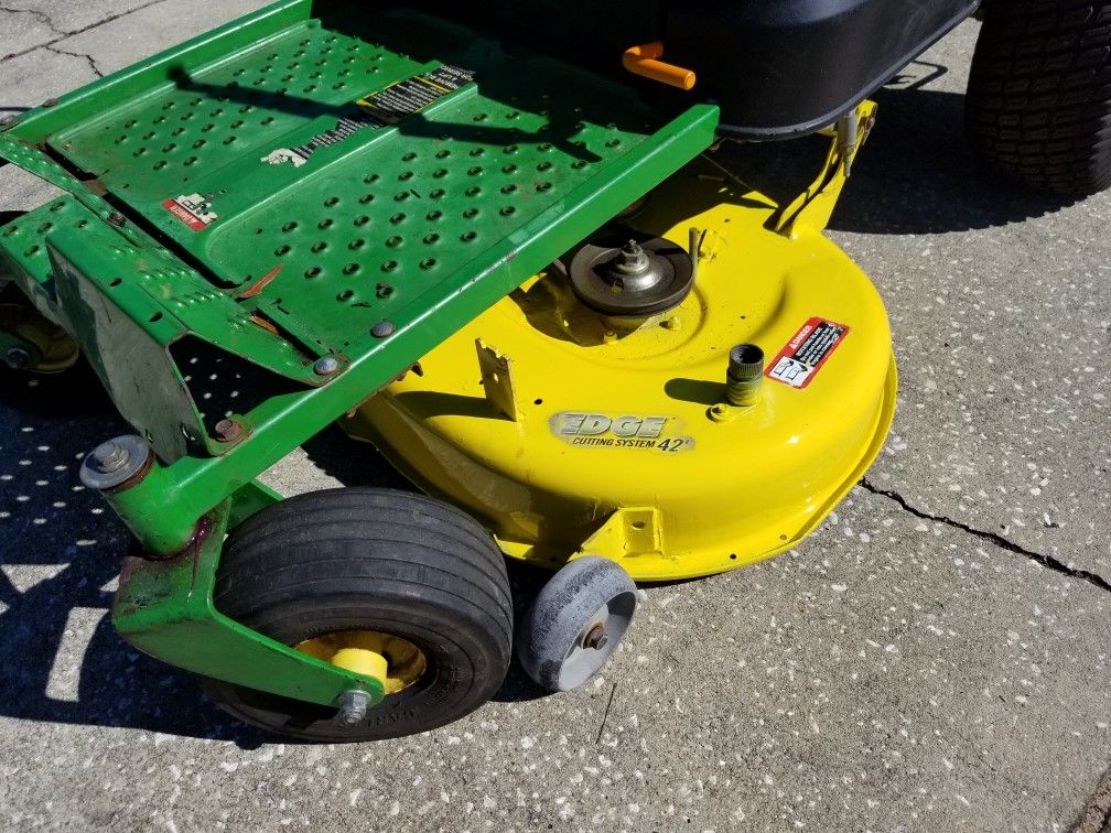 John Deere Z235 zero turn mower, 20hp, 42" deck for Sale in Clermont