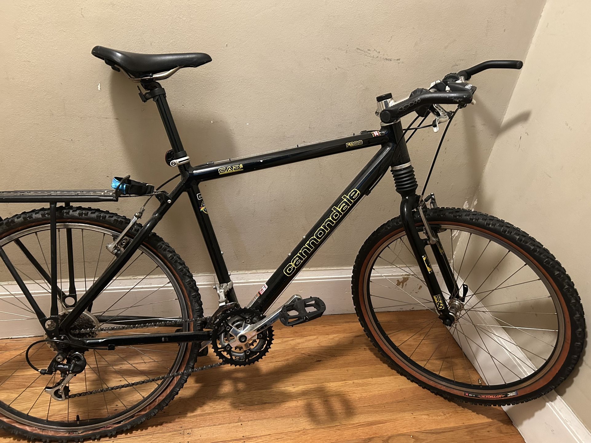Cannondale f900 Mountain Bike (Used)