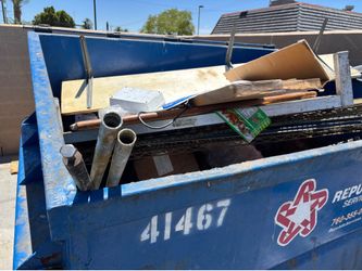 Free scrap metal and wires at old Pizza Hut location in Brawley CA