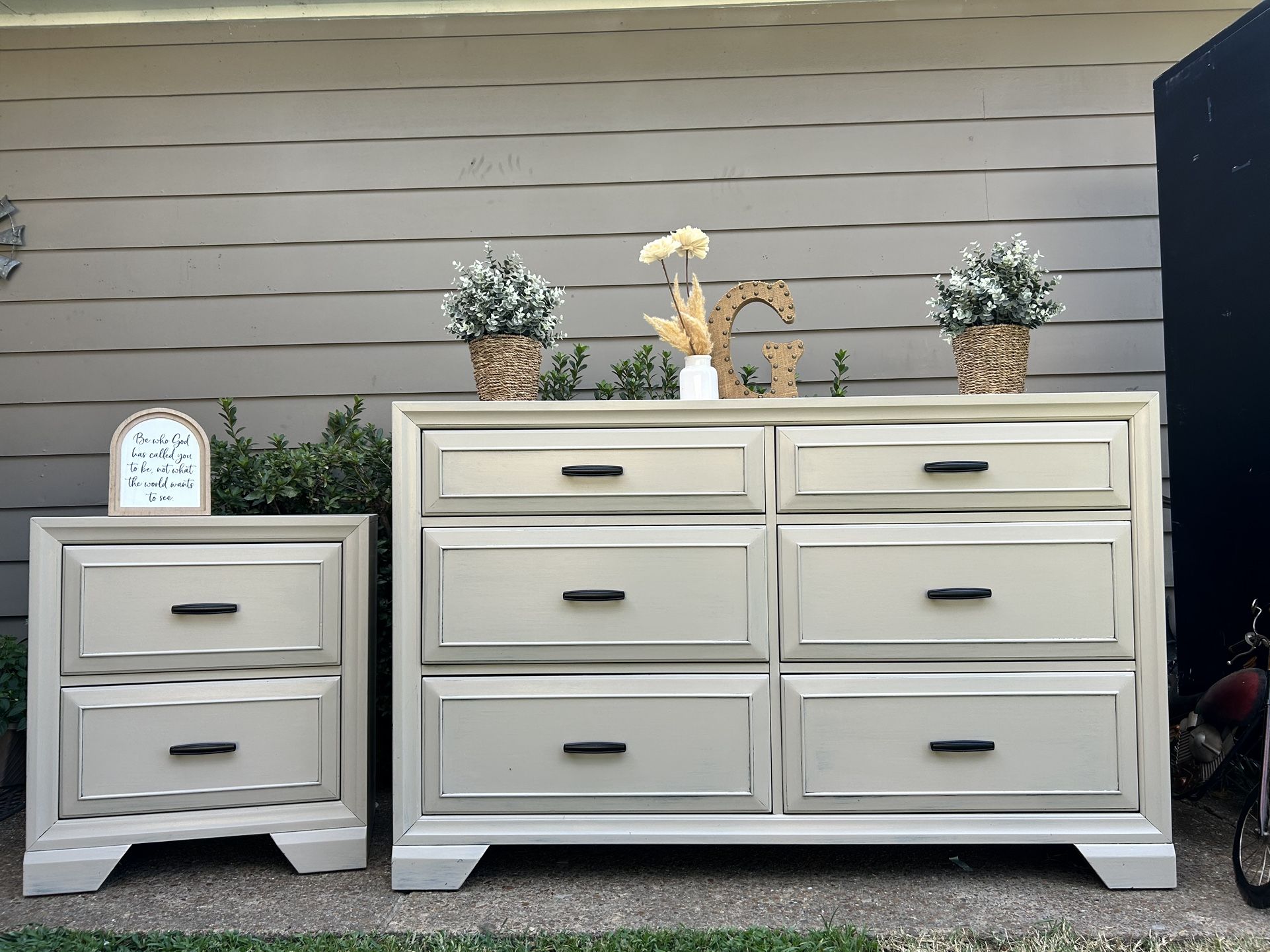 Dresser & nightstand