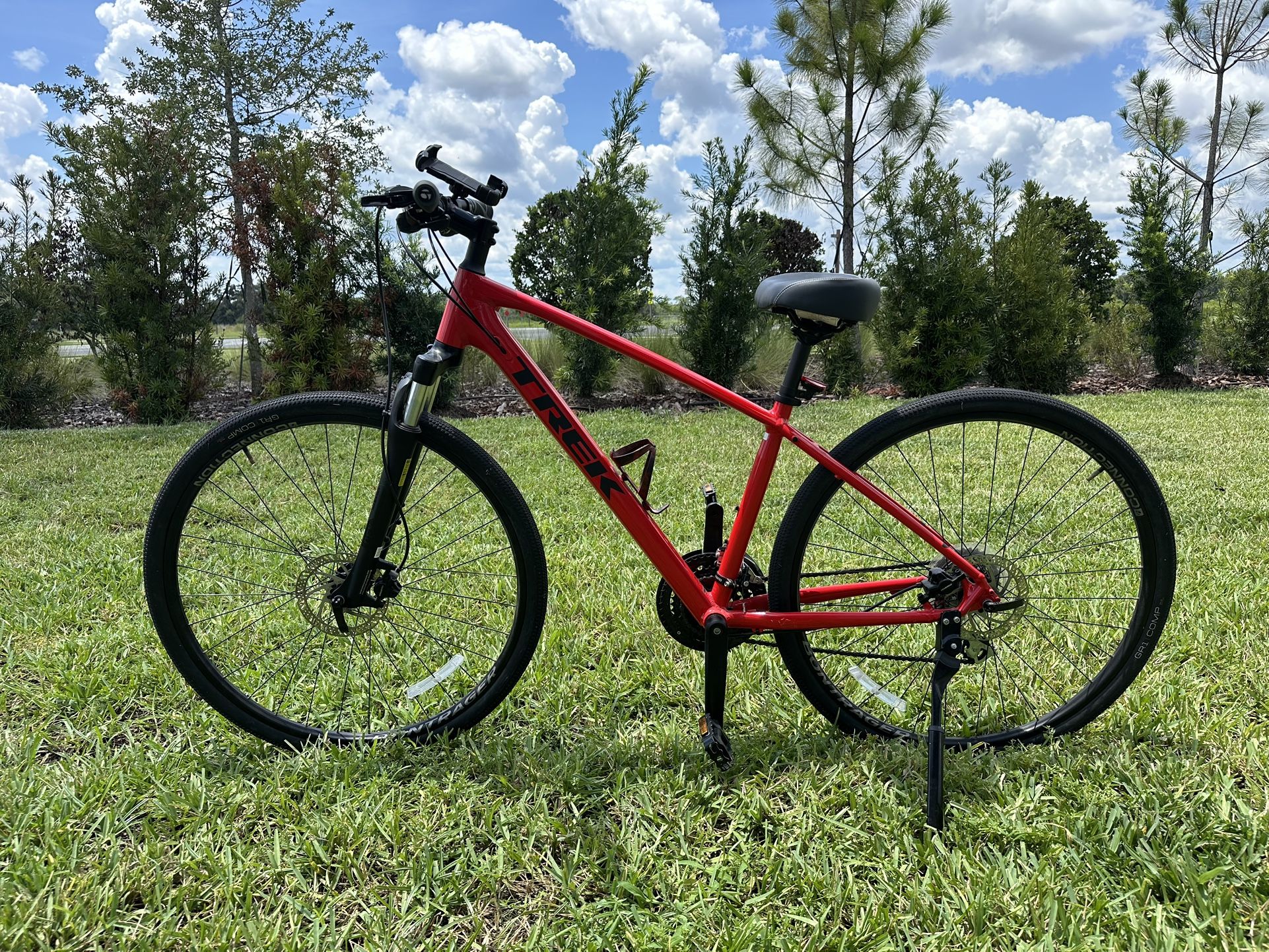 Trek Dual Sport 2 Hybrid Bicycle & Accessories