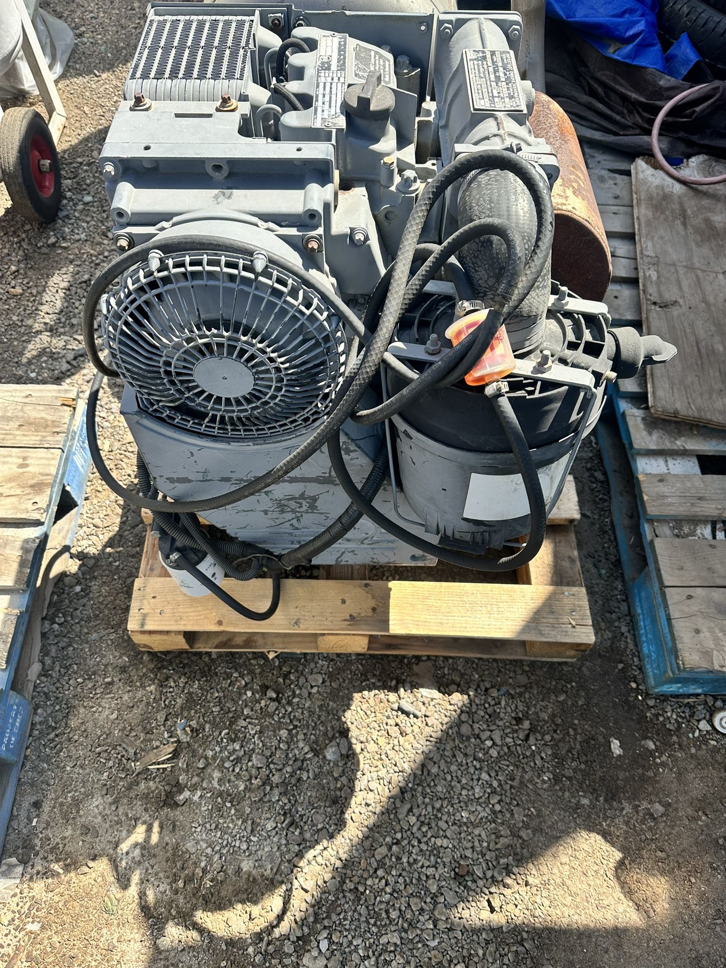 DEUTZ DIESEL ENGINE 2 CYLINDER
