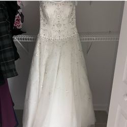 Wedding dress