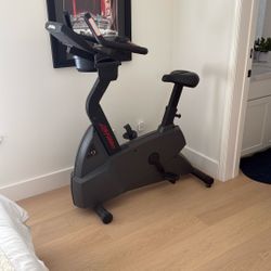 LifeFitness C9i Bike