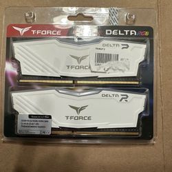 32GB DDR4 White RGB 3600 MHz