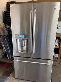 Fridges for sale are plugged in free Deliver