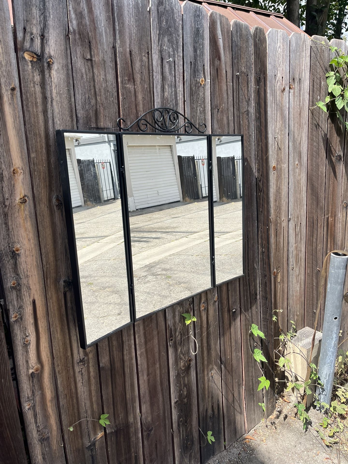 Metal And Glass Folding try as in three mirrors
