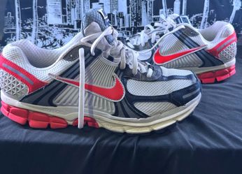Nike running vomero 11 M