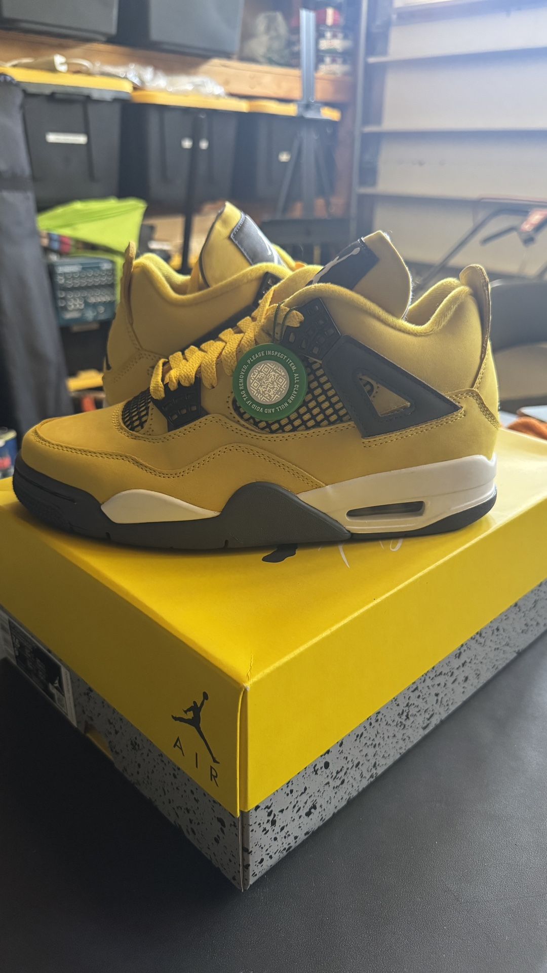 Jordan Lightning 4