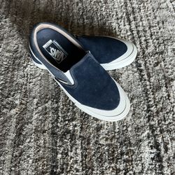 Like New Navy Extra Toe Suede Material Vans 