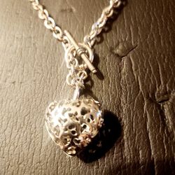 Sivler 3S filigree heart pendant on sterling 20-in chain